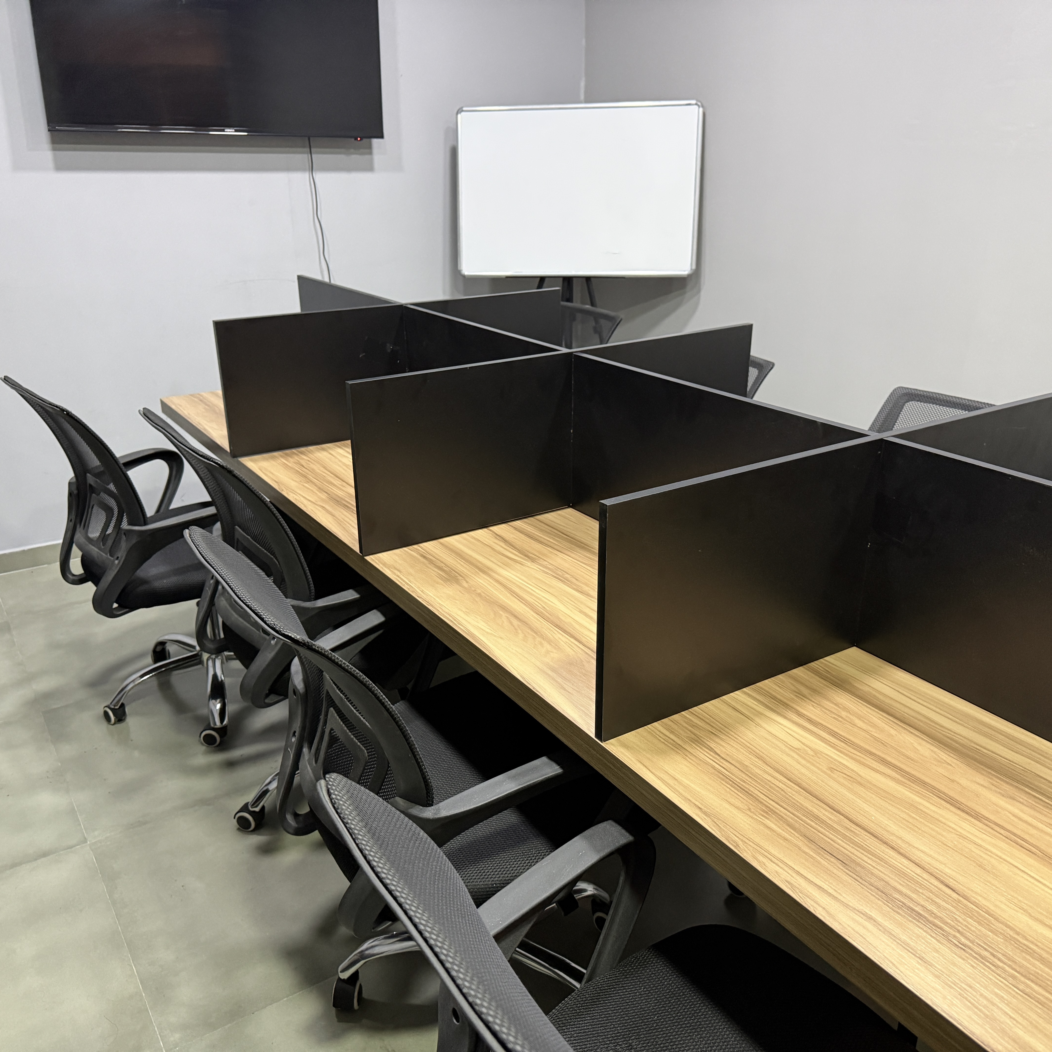 Coworking ( mesa compartilhada)